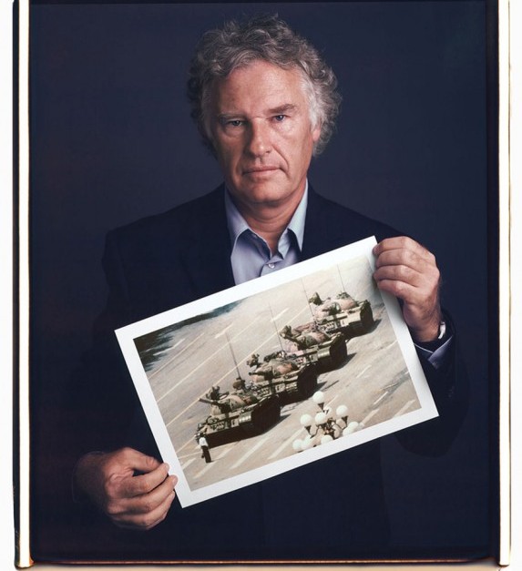 17. Jeff Widener, homem do tanque  (1989)