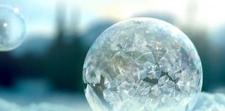 Vídeo mostra um fenômeno da rara beleza: bolhas de sabão congeladas