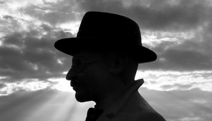 “Sou a criança triste em quem a vida bateu” por Fernando Pessoa