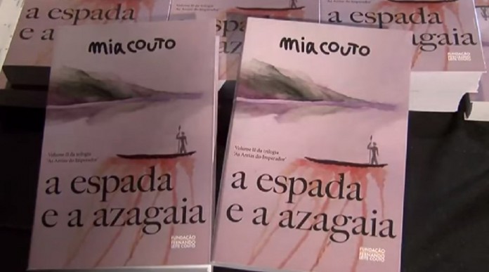 Mia Couto lança “A espada e a azagaia”