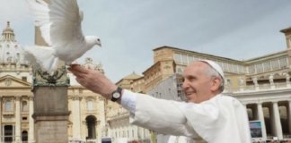 “Deus não precisa que ninguém o defenda”, alerta Papa Francisco