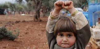 Sobre a menina síria que se rende ao confundir câmera fotográfica com uma arma