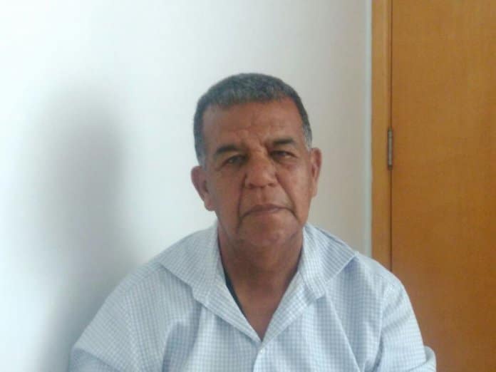 Aposentado pede auxílio a amigos e conhecidos