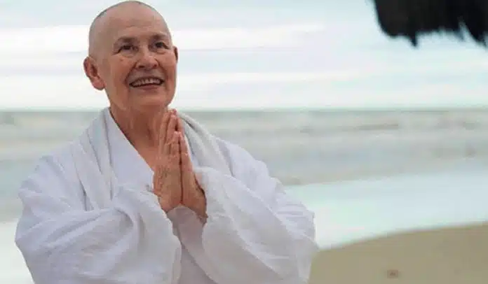 monja-coen- dignidade É possível “deixar de amar” sem sofrer? – Monja Coen responde