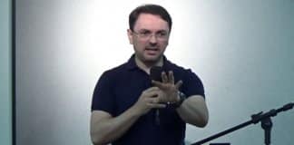 “Socorra a sua própria vida” –  por Rossandro Klinjey