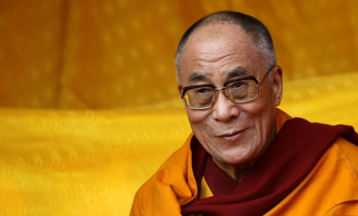 “É preciso educar os corações”, afirma Dalai Lama