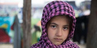 Menina síria de 8 anos comove mundo: veja seus desenhos sobre as angústias dos refugiados