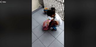 Pai pede para a filha abrir a mochila ao voltar da escola e o vídeo viraliza na rede