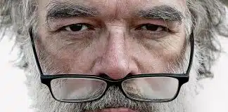 De que adianta falar quatro idiomas e não dizer “bom dia” no elevador?