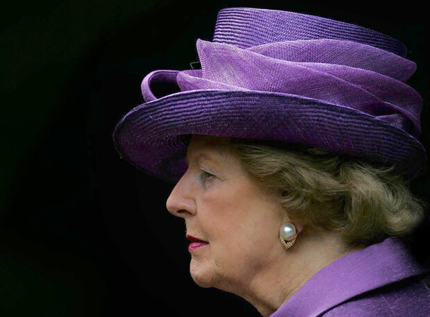 “A mulher fenomenal e seu chapéu violeta” por Erma Bombeck