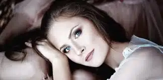 Em algum lugar por aí, tem alguém pensando em você com ternura