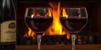 Novo estudo descobriu que beber vinho antes de dormir emagrece