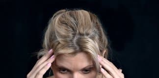 Não existe o que não podemos discutir, mas existem pessoas com quem não devemos discutir