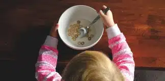 Cuidado! Esses alimentos não são seguros para o seu filho