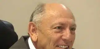 Juiz brasileiro que foi doado em caixa quando bebê: “Adoção é o caminho”