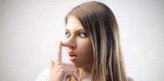 Como identificar um Mentiroso? 8 Maneiras usadas ​​por profissionais