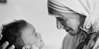 “O amor não pode limitar-se ao mínimo indispensável. O amor exige o máximo!”, um relato sobre Madre Teresa