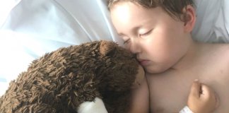 Criança de 4 anos morre logo após reencontrar seu ursinho de pelúcia perdido