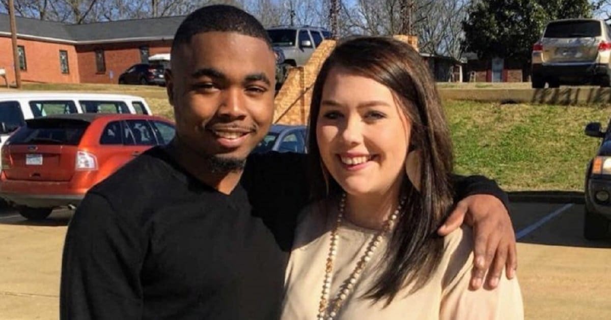 hoje-minha-filha-mudou-sua-foto-de-perfil-e-logo-depois-recebo-uma-mensagem-eu-nao-sabia-que-ela-estava-namorando-um-menino-negro-696×392