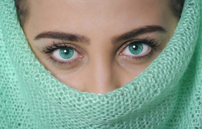7 motivos pelos quais pessoas com olhos verdes são especiais