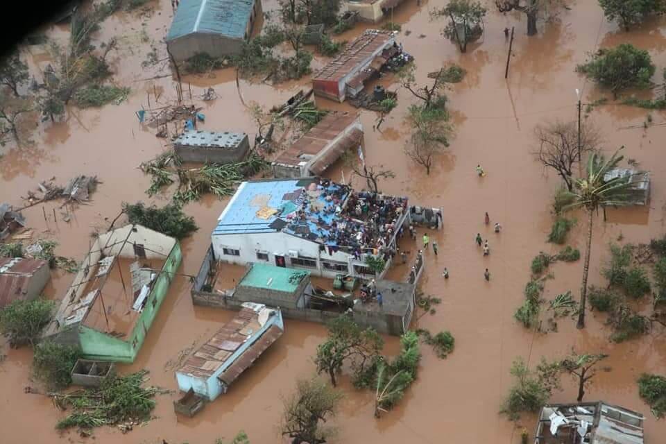 revistapazes.com - "Estou quase tão destruído quanto a minha cidade" - afirma Mia Couto sobre a passagem do ciclone Idai por sua cidade natal