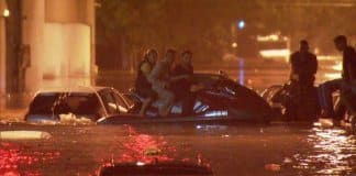 Heroi do dia: voluntário usa motoaquática e resgata cerca de 20 pessoas ilhadas pelas chuvas em SP