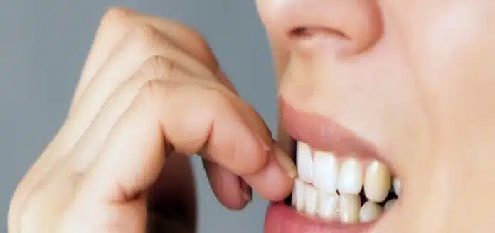 Onicofagia: Compulsão em roer unhas é sinal de alerta