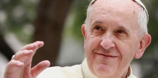 “Preparem-se para tempos melhores”, alerta o papa Francisco, em entrevista