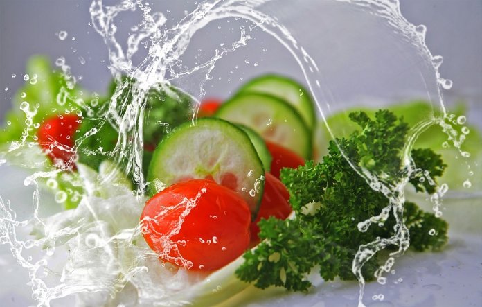 Lavar alimentos com bicarbonato de sódio elimina agrotóxicos em até 96%
