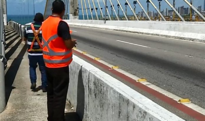 Voluntários fazem vigília em ponte e já conseguiram evitar mais de 45 suicídios