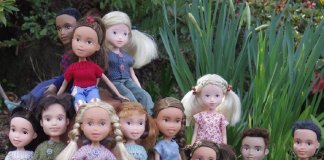 Artista retira maquiagem de bonecas e transforma-as em “crianças reais”
