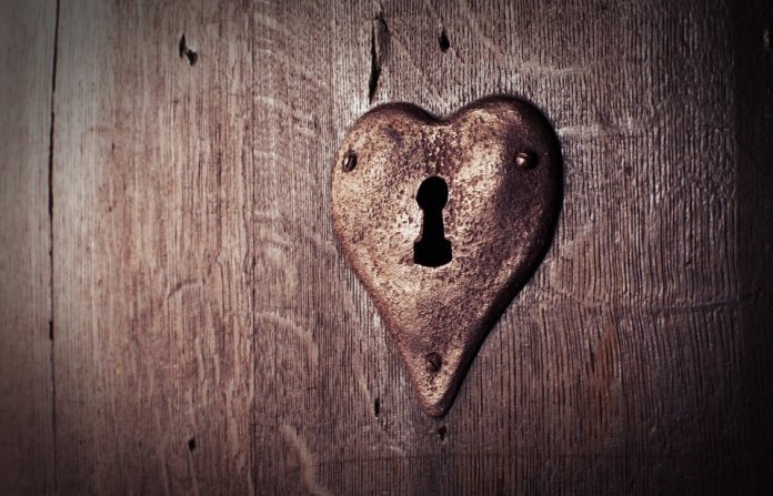 Ao terminar um relacionamento, você pode “fechar a porta, suavemente”, sem bater