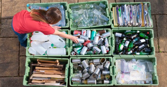 Na Suécia a reciclagem é tão importante que eles ficaram completamente sem lixo e agora estão importando de outros países