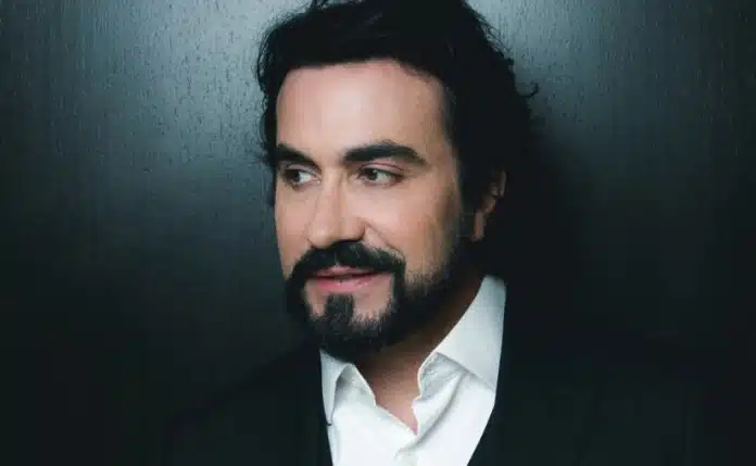 fábio olha pra oce “Olhar apressadamente dificulta o crescimento do amor. Só a calma da contem- plação nos faz perceber o que as palavras não contam.”