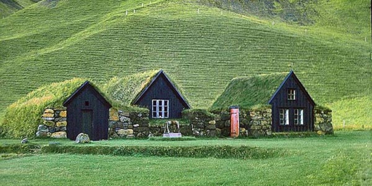 turf_house_1