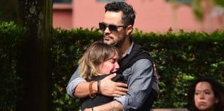 Sob fortíssima comoção, Fernanda Young é sepultada na tarde de ontem