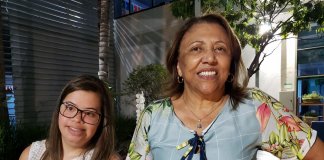 Primeira relações públicas com síndrome de Down do Brasil se forma em Minas