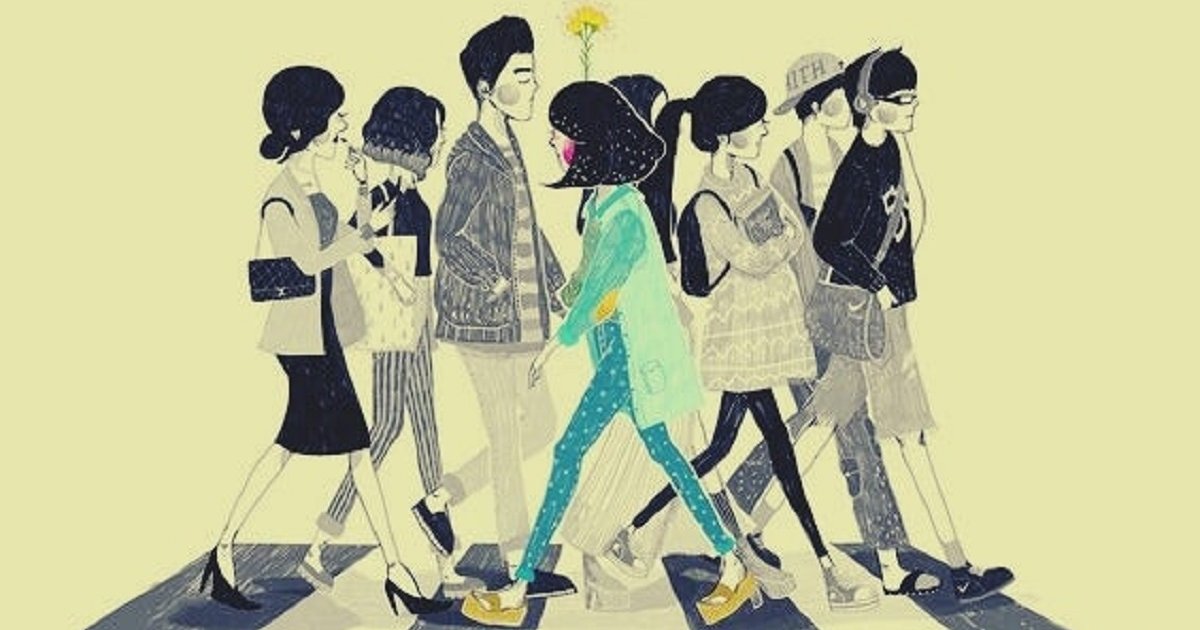 chica-con-flor-en-la-cabeza-cruzando-paso-de-cebra