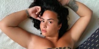 Demi Lovato vence seus medos e exibe suas celulites em foto de biquíni: “é isso que sou”