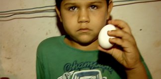 Quase sem ter o que comer em casa, menino doa um ovo a um abrigo de idosos, em Goiás