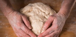 O trabalho manual funciona como  um ritual terapêutico para nossa mente