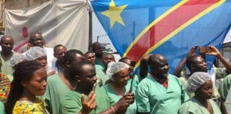 O último paciente com Ebola recebeu alta no Congo. E eles comemoraram com músicas e danças