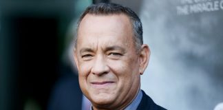 Tom Hanks presenteia criança vítima de bullying por se chamar  “Corona”