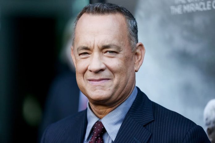 Tom Hanks presenteia criança vítima de bullying por se chamar  “Corona”