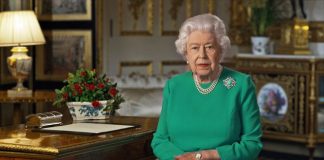 Rainha Elizabeth II quebra o silêncio e faz pronunciamento para agradecer aos britânicos por ficarem em casa