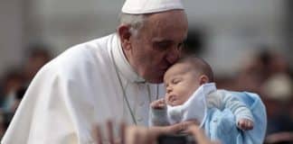 Papa pede que rezemos pelas grávidas que hoje se perguntam: “Em qual mundo meu filho viverá?”