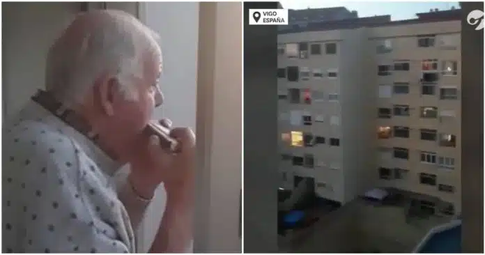 Avô com Alzheimer acredita que os aplausos das varandas são para ele, por seu recital musical