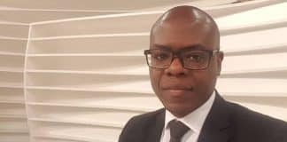 “Sem os brancos, não é possível superar o racismo”, afirma Silvio Almeida, no Roda Viva