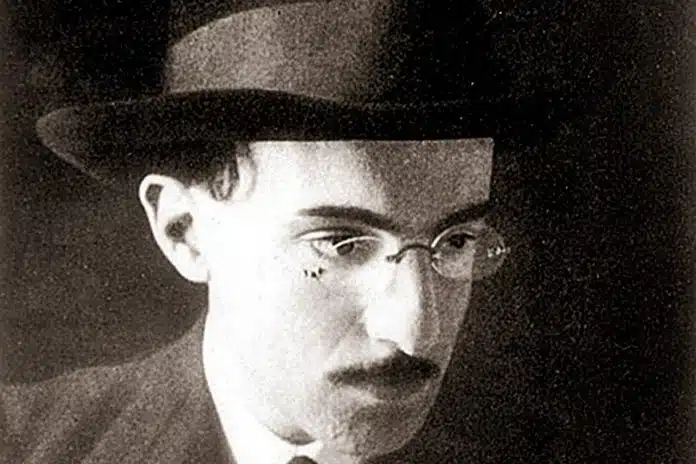 Fernando Pessoa, poeta português. Biblioteca particular de Fernando Pessoa disponível online