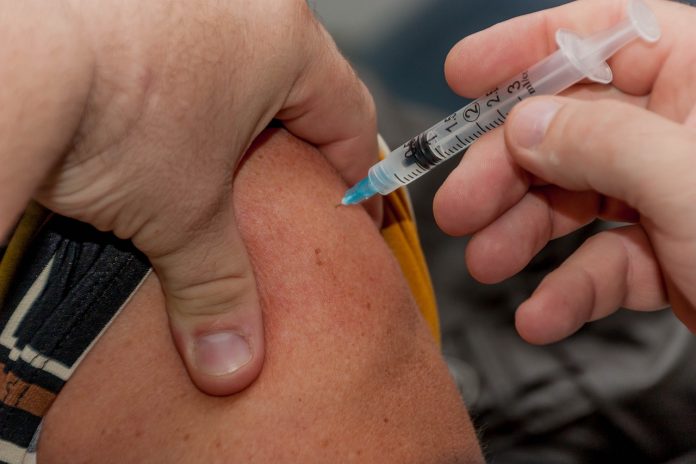 Em breve, vacina para covid-19 vai estar no SUS’, assegura Pazuello